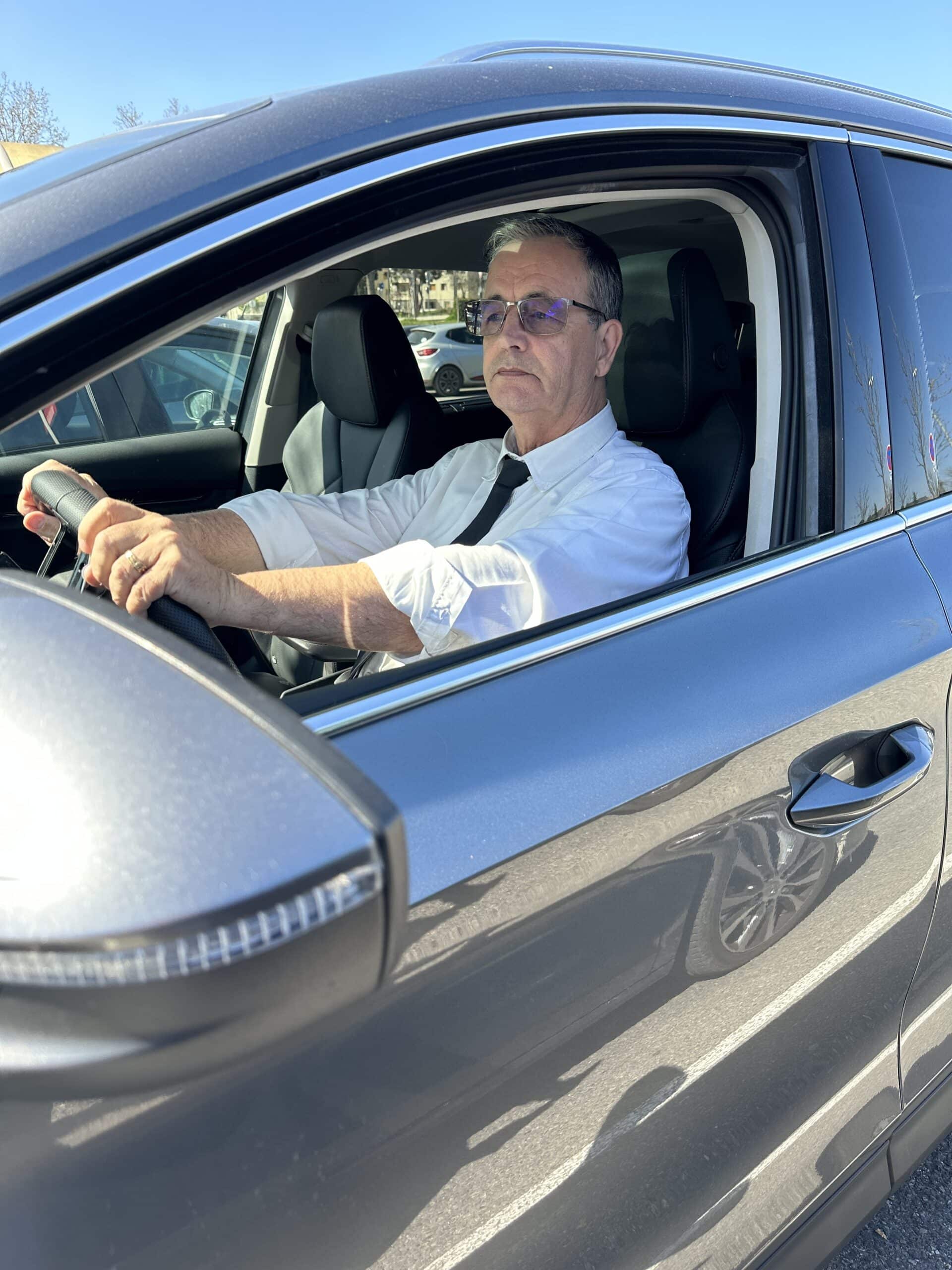 SERVICE DRIVER